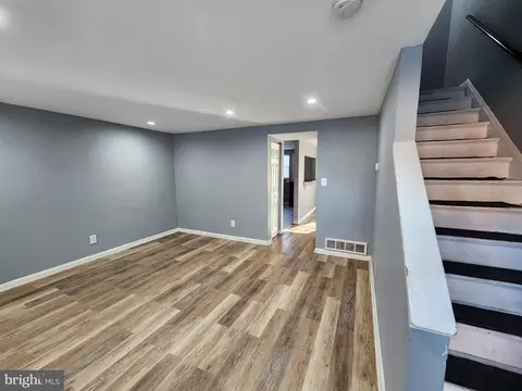 819 Aisquith St, Baltimore, MD 21202 photo 2