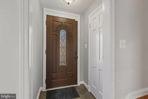 Entry Way - 1509 Upshire Rd, Baltimore, MD 21218 photo 1 of 4
