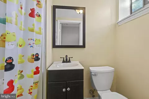 Bath - 1509 Upshire Rd, Baltimore, MD 21218 photo 2 of 2