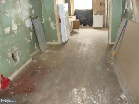 Entry Way - 2684 Dulany St, Baltimore, MD 21223 photo 4 of 13