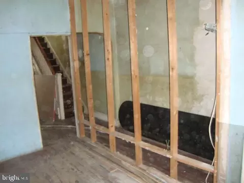 Entry Way - 2684 Dulany St, Baltimore, MD 21223 photo 3 of 13