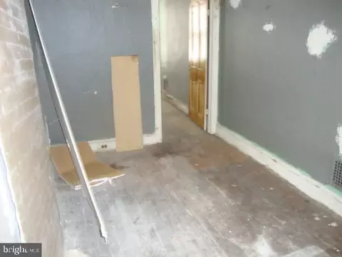 Entry Way - 2684 Dulany St, Baltimore, MD 21223 photo 10 of 13