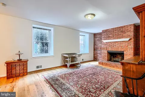 Living - 2102 Cambridge St, Baltimore, MD 21231 photo 2 of 3