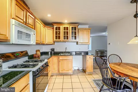 Kitchen - 2102 Cambridge St, Baltimore, MD 21231 photo 3 of 4