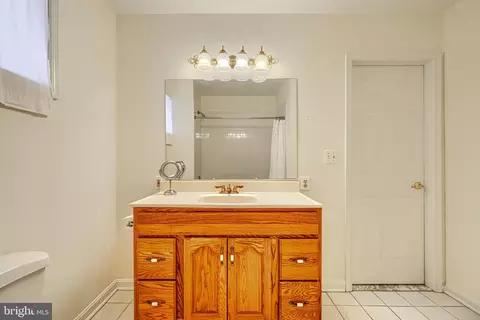 Bath - 2102 Cambridge St, Baltimore, MD 21231 photo 4 of 4
