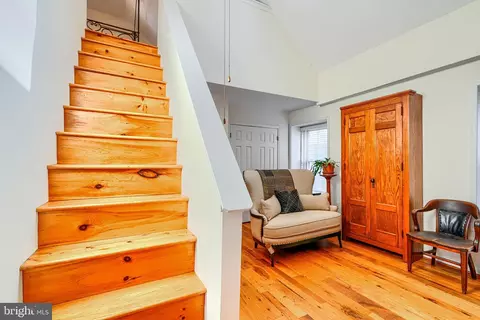 Entry Way - 2102 Cambridge St, Baltimore, MD 21231 photo 1 of 2