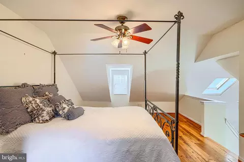 Bedroom - 2102 Cambridge St, Baltimore, MD 21231 photo 5 of 7