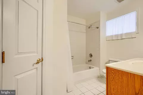 Bath - 2102 Cambridge St, Baltimore, MD 21231 photo 3 of 4