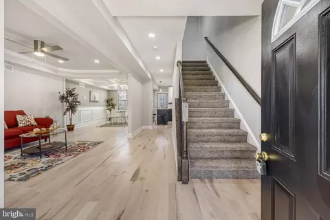 Entry Way - 116 Hilton St, Baltimore, MD 21229 photo 1 of 2