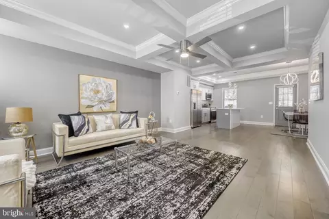 Entry Way - 726 N Grantley St, Baltimore, MD 21229 photo 1 of 4