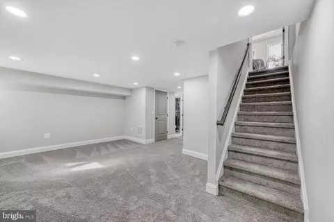 Entry Way - 726 N Grantley St, Baltimore, MD 21229 photo 4 of 4