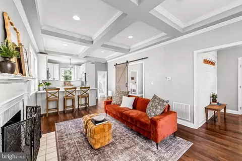 709 Cedarcroft Rd, Baltimore, MD 21212 photo 4