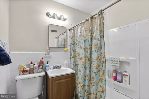 Bath - 1662 E Cold Spring Ln, Baltimore, MD 21218 photo 1 of 1