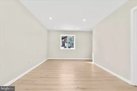 Living - 814 Jack St, Baltimore, MD 21225 photo 3 of 4