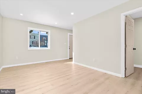 Living - 814 Jack St, Baltimore, MD 21225 photo 2 of 4
