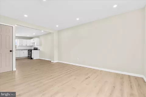 Living - 814 Jack St, Baltimore, MD 21225 photo 1 of 4