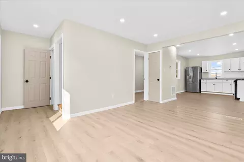 Living - 814 Jack St, Baltimore, MD 21225 photo 4 of 4