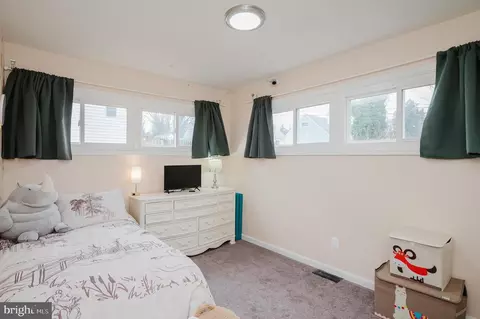 Bedroom - 5709 Anthony Ave, Baltimore, MD 21206 photo 1 of 9