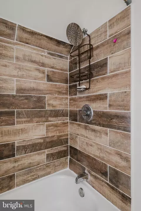 Bath - 5709 Anthony Ave, Baltimore, MD 21206 photo 4 of 4