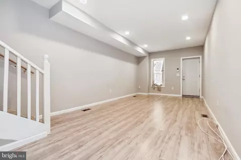 Living - 2012 Eagle St, Baltimore, MD 21223 photo 3 of 4