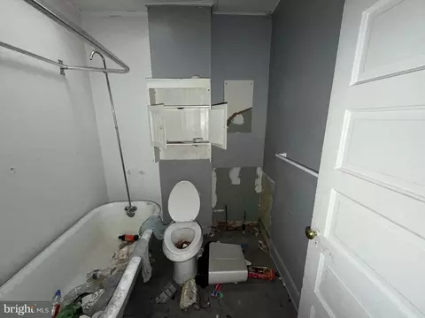 Bath - 1710 Normal Ave, Baltimore, MD 21213 photo 1 of 1
