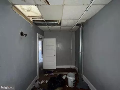 Entry Way - 1710 Normal Ave, Baltimore, MD 21213 photo 7 of 8