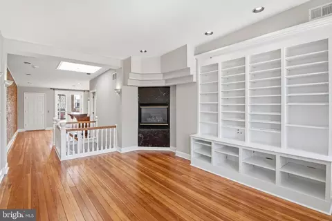Living - 409 Warren Ave, Baltimore, MD 21230 photo 7 of 8