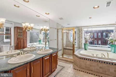 Bath - 409 Warren Ave, Baltimore, MD 21230 photo 1 of 2