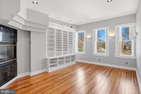 Living - 409 Warren Ave, Baltimore, MD 21230 photo 8 of 8