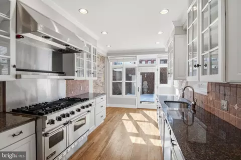 Kitchen - 409 Warren Ave, Baltimore, MD 21230 photo 1 of 3