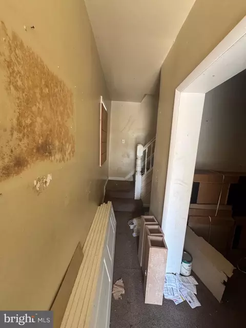 Entry Way - 1908 E Federal St, Baltimore, MD 21213 photo 7 of 11