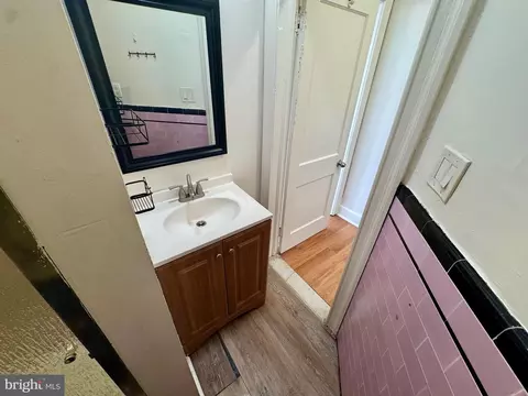 Bath - 2811 E Biddle St, Baltimore, MD 21213 photo 2 of 6