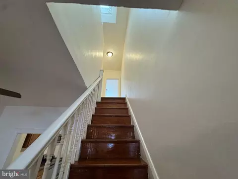 Entry Way - 2811 E Biddle St, Baltimore, MD 21213 photo 3 of 5