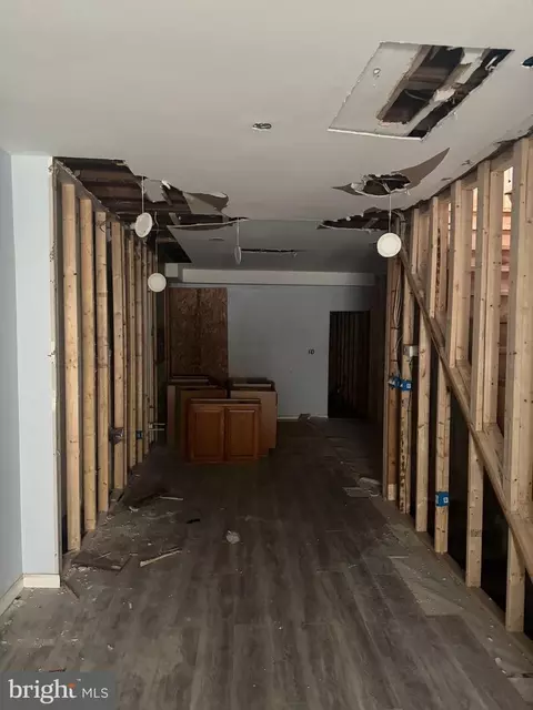 Entry Way - 2510 E Preston St, Baltimore, MD 21213 photo 1 of 8