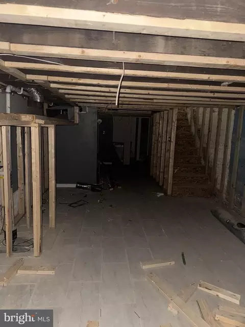 Entry Way - 2510 E Preston St, Baltimore, MD 21213 photo 6 of 8