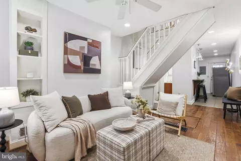 Entry Way - 2736 Fox St, Baltimore, MD 21211 photo 1 of 8