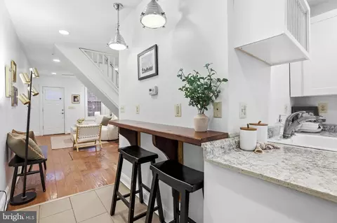 Entry Way - 2736 Fox St, Baltimore, MD 21211 photo 6 of 8