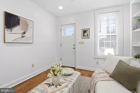 Entry Way - 2736 Fox St, Baltimore, MD 21211 photo 3 of 8