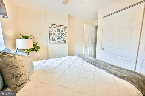 Bedroom - 1601 Marshall St, Baltimore, MD 21230 photo 4 of 10