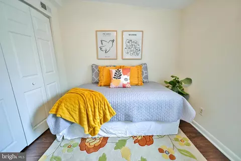Bedroom - 1601 Marshall St, Baltimore, MD 21230 photo 8 of 10