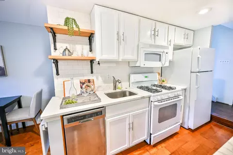 Kitchen - 1601 Marshall St, Baltimore, MD 21230 photo 2 of 4