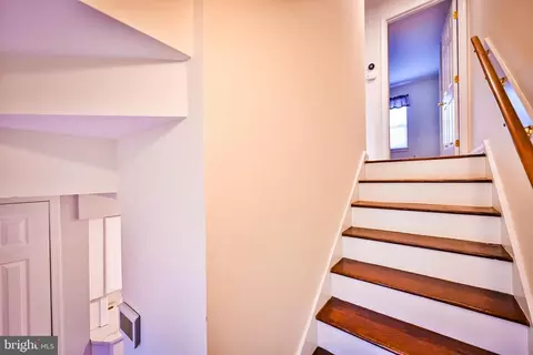 Entry Way - 1601 Marshall St, Baltimore, MD 21230 photo 2 of 3