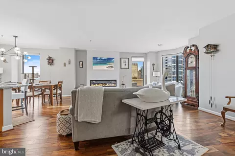 10 E Lee St #1509, Baltimore, MD 21202 photo 2