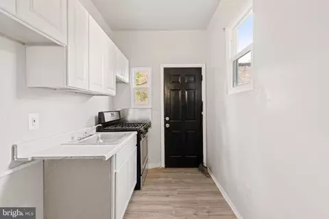 Entry Way - 3003 Clifton Ave, Baltimore, MD 21216 photo 3 of 6
