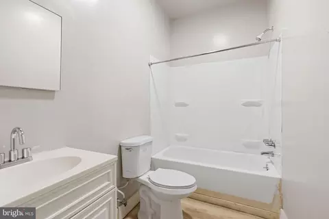 Bath - 3003 Clifton Ave, Baltimore, MD 21216 photo 1 of 3