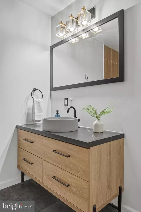 Bath - 1419 Andre St, Baltimore, MD 21230 photo 2 of 2