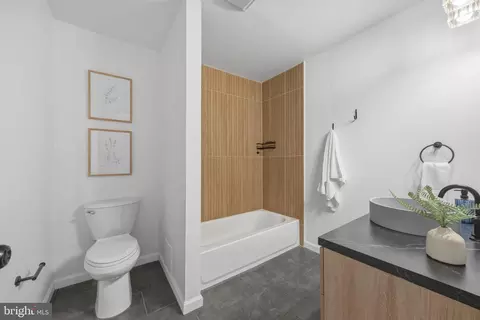 Bath - 1419 Andre St, Baltimore, MD 21230 photo 1 of 2
