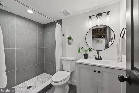 Bath - 3514 Fairview Ave, Baltimore, MD 21216 photo 6 of 6