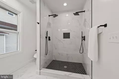 Bath - 3514 Fairview Ave, Baltimore, MD 21216 photo 4 of 6