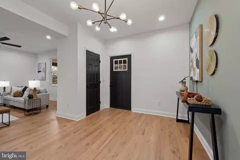 Entry Way - 3514 Fairview Ave, Baltimore, MD 21216 photo 1 of 5